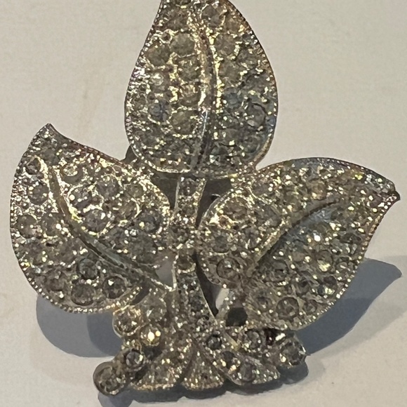 Antique Art Deco Pot Metal Icy Clear Crystal Dress Clip 30s - Picture 5 of 11